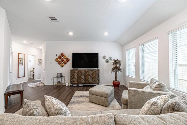 Photo - 18419 Cobalt Cove Ln