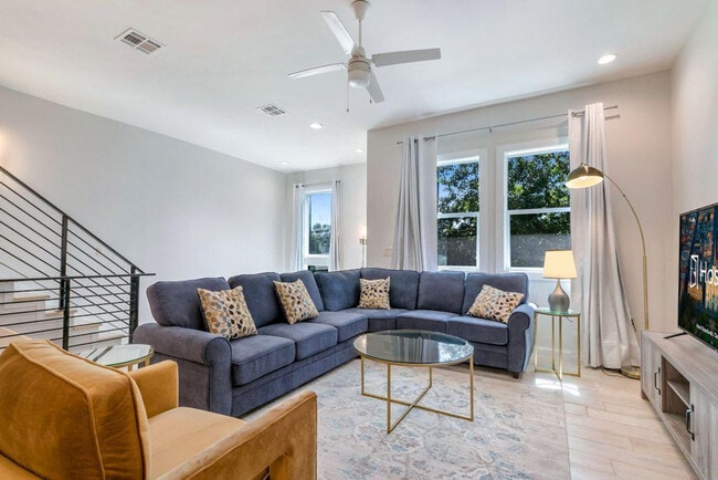 Building Photo - 3741 Bienville St Rental