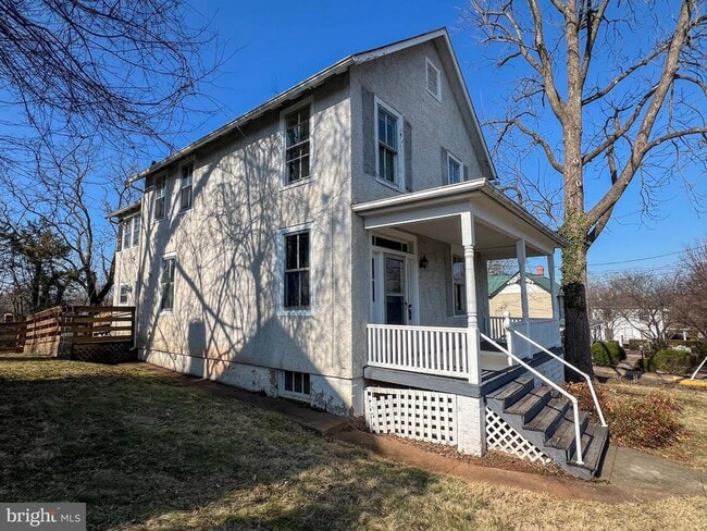 Photo - 314 N West St House