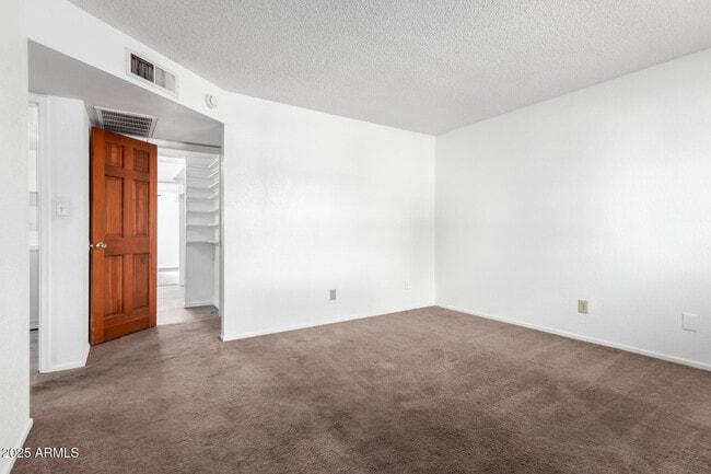 Photo - 1341 W Shannon St