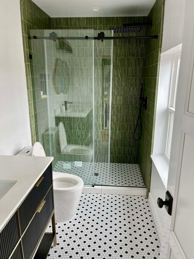 Photo - 550 Palm Ave