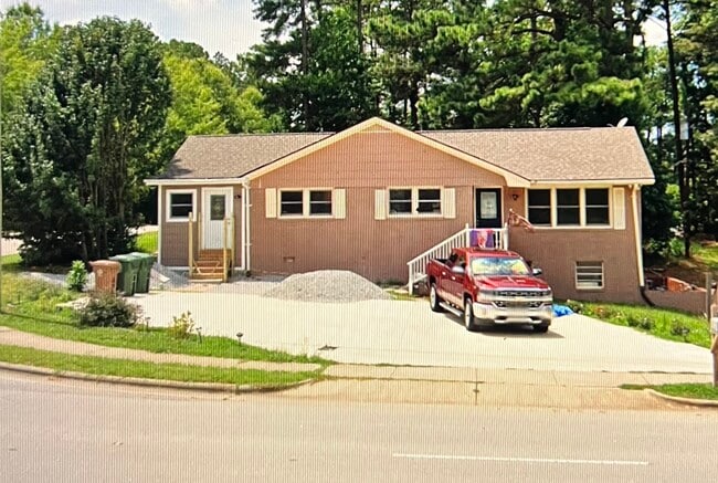 Photo - 1111 Evans Rd