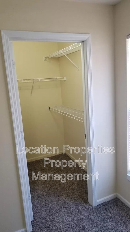 Photo - 315 Creekside Ct