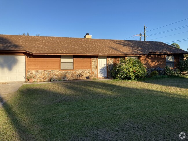 Building Photo - 7105 Ackerman Ave Rental