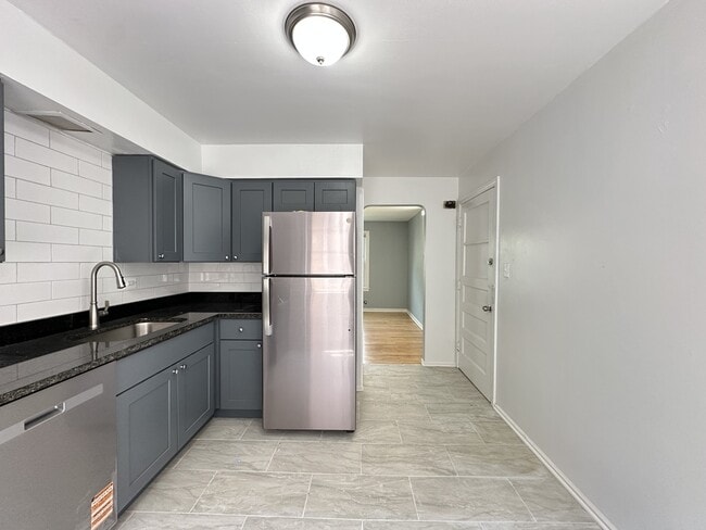 Photo - 6727 N California Ave Unit W2