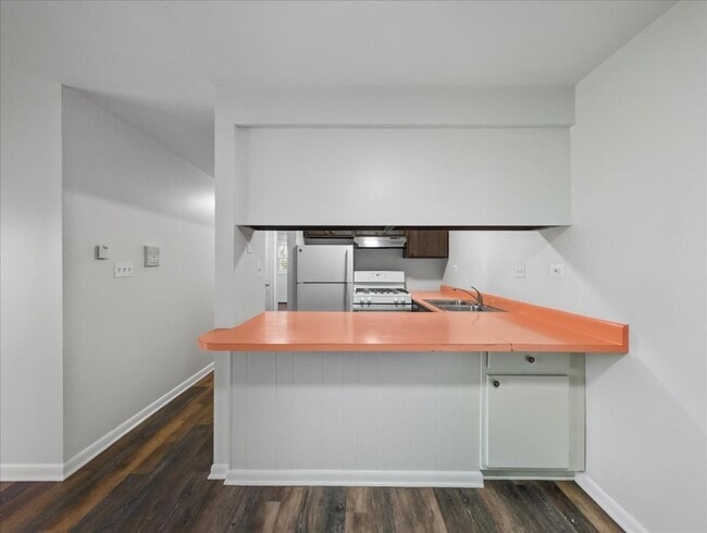 Photo - 126 W Washington St