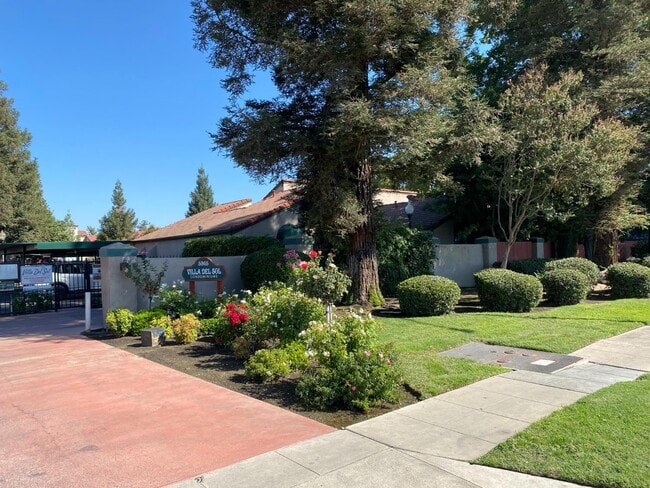 Photo - 5965 E Shields Ave