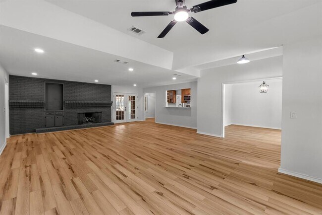Photo - 801 Lime Rock Dr
