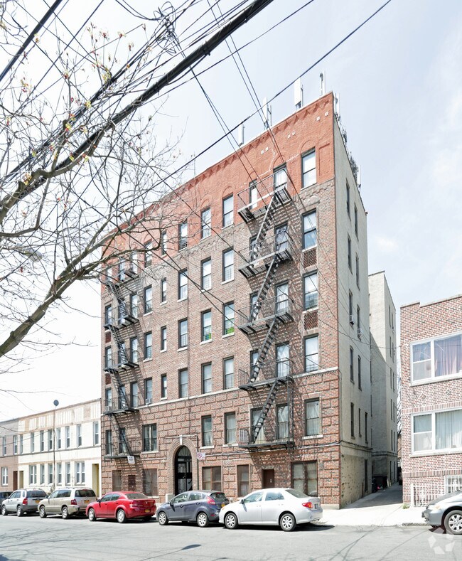 Photo - 2565 Colden Ave