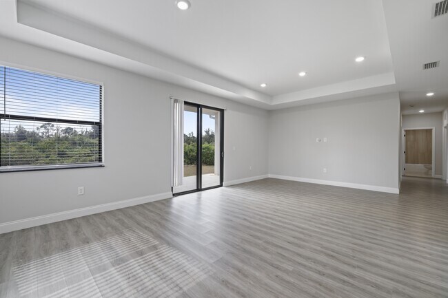 Photo - 679 Windermere Dr