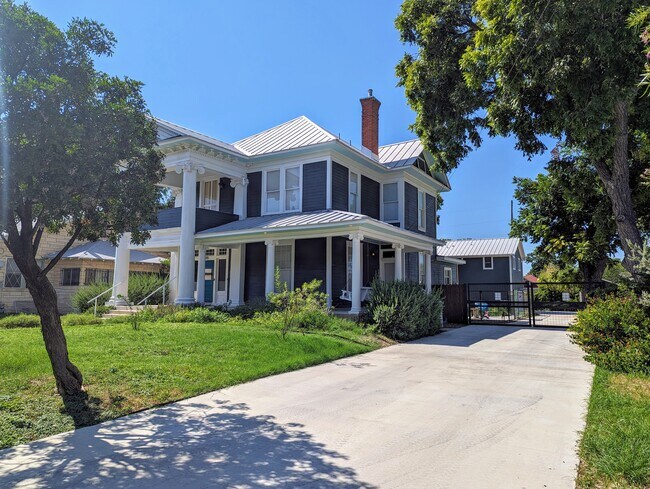 1115 Nolan St Unit Building 1