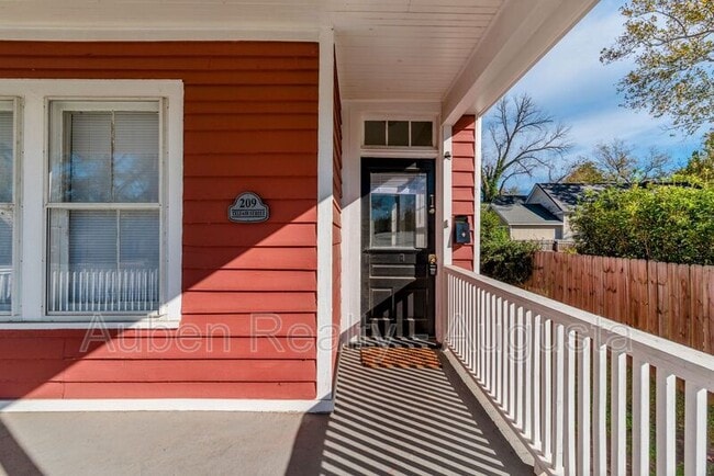Photo - 209 Telfair St