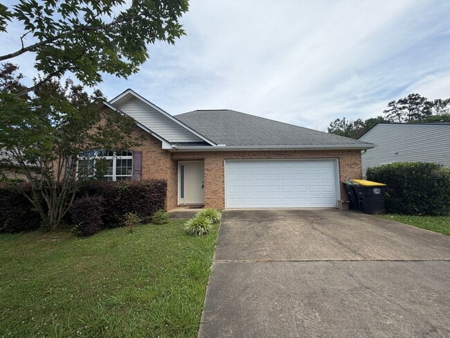 Building Photo - Brick 3/2 House in West Rome- $1,995