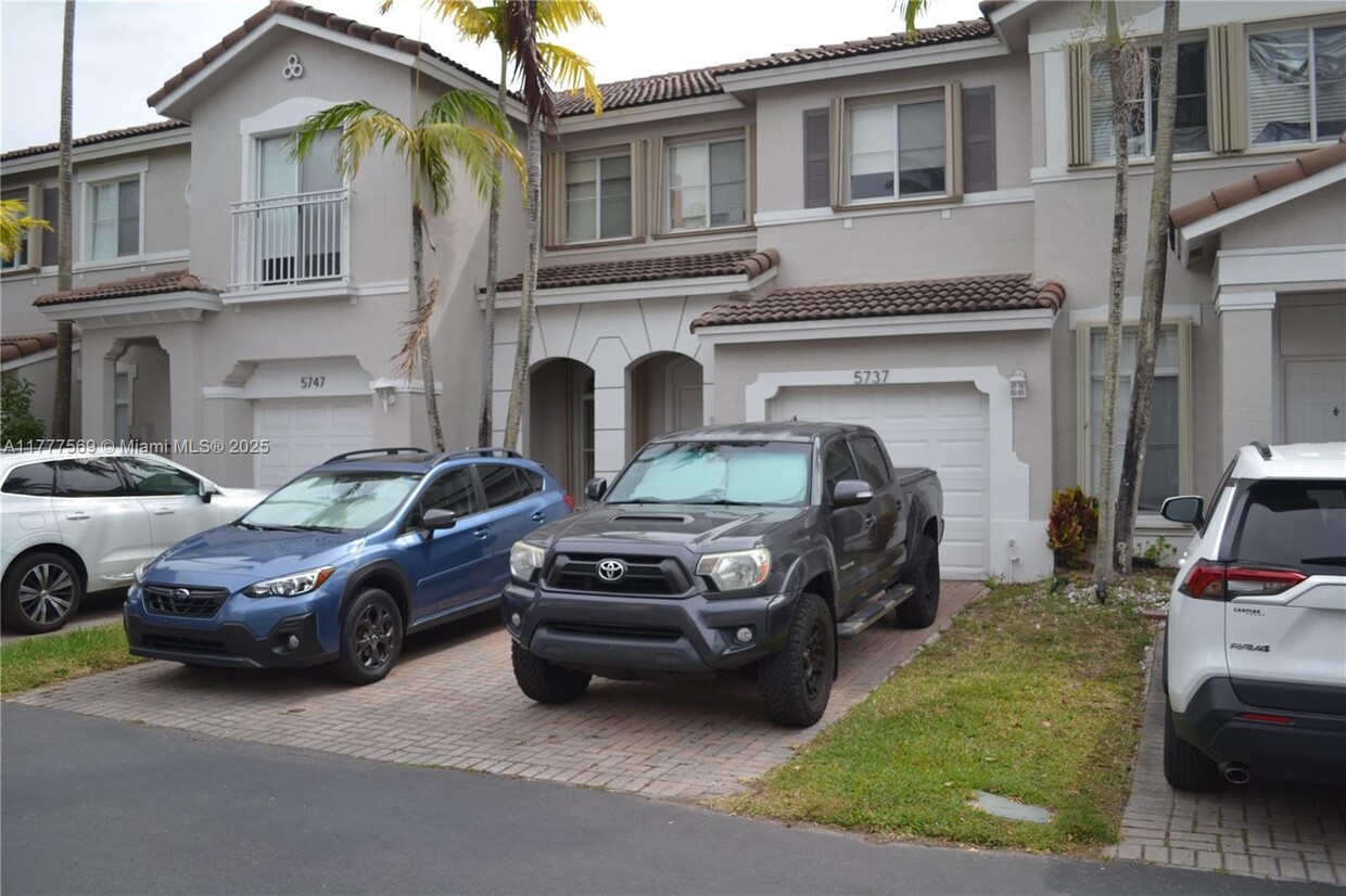 Photo - 5737 NW 113th Ave (Doral, FL)