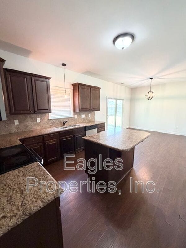 Photo - 215 Ingram Fields Dr