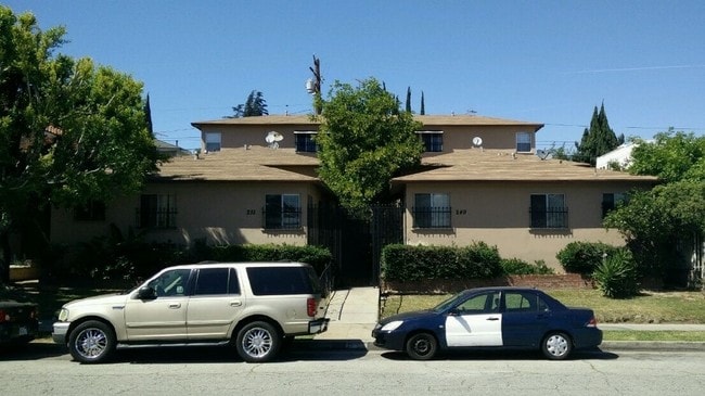Building Photo - 249 W Pomona Blvd Rental