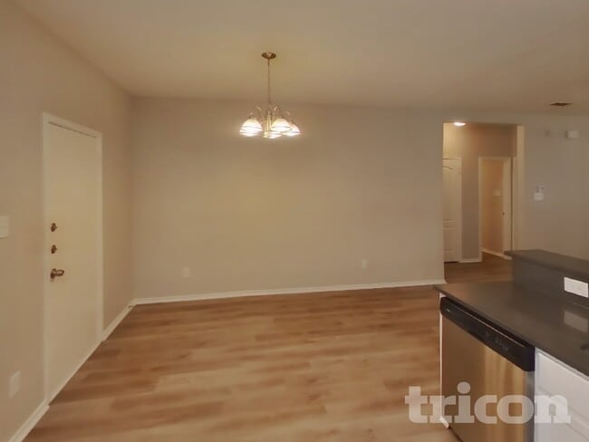 Photo - 207 Moonlight Dr