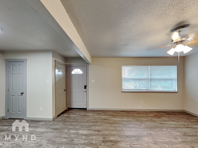 Photo - 624 E 3rd St Condo Unit 105