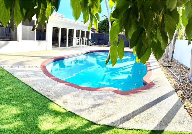 Photo - 19340 NE 18th Ct