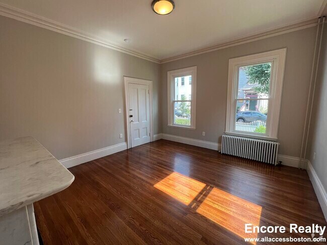 Building Photo - 13 Pleasant St Rental