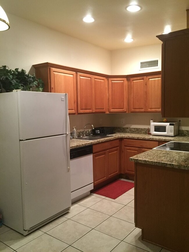 Building Photo - 68th Drive Unit 1