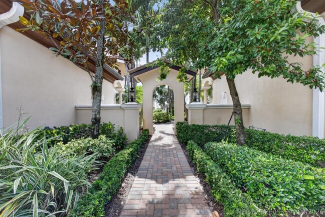 195 Tresana Blvd Unit 165