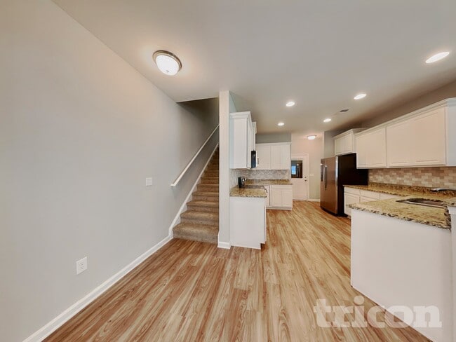 Photo - 162 Eventine Way