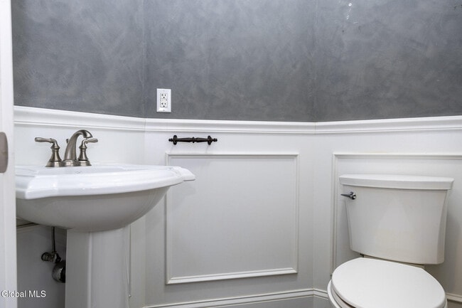 Photo - 949 Hudson Ave