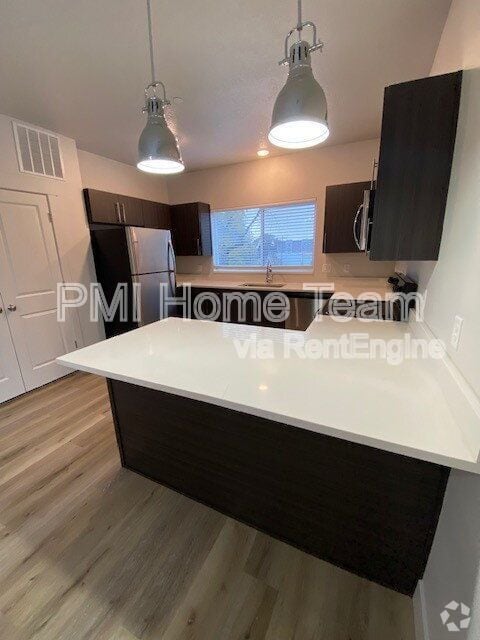 Building Photo - 2874 Kiesel Ave Rental