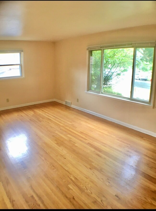 Photo - 422 Rushmore Ln Unit 1