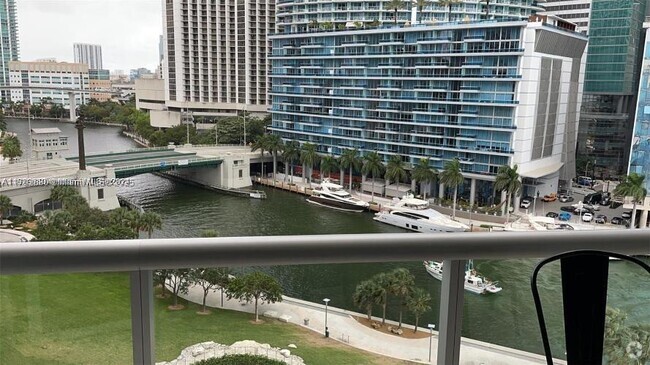 Building Photo - 465 Brickell Ave Unit 1104 Rental