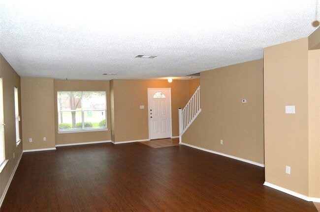 Photo - 2014 Carriage Club Dr