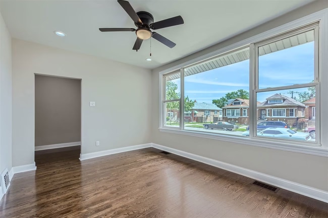 Photo - 4850 W North Ave