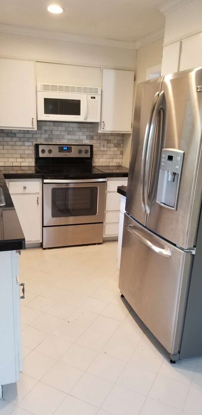 Photo - 75 Greenway Close