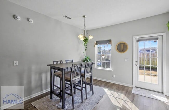 Photo - 158 Courage Wy