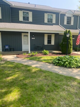 Photo - 1124 Appletree Ln Unit 1124