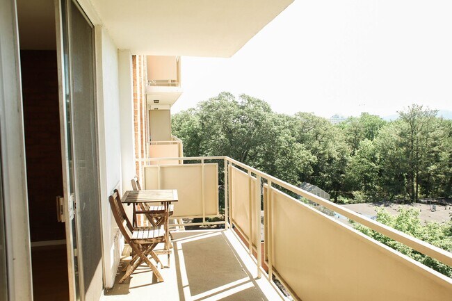 Photo - 1 Bedroom at 1800 JPA Unit #909