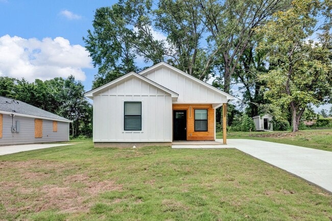 Building Photo - New Rental Opportunity in Memphis!