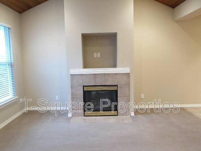 Photo - 21723 12th Ave W