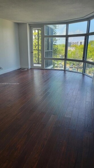 Photo - 20100 W Country Club Dr Unidad 404