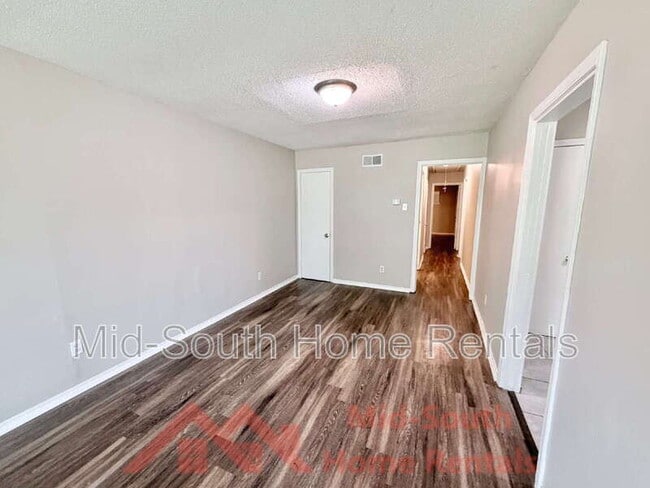 Photo - 4077 Forest View Dr