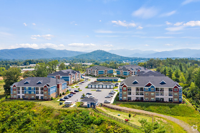 Building Photo - Hawthorne at Weaverville Rental