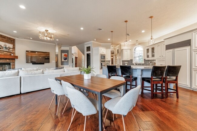 Photo - 8311 Shoregrove Dr