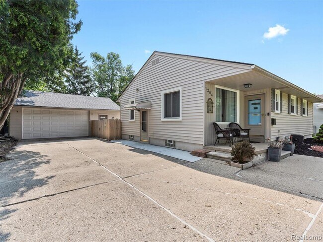 Photo - 1304 Grove Ave