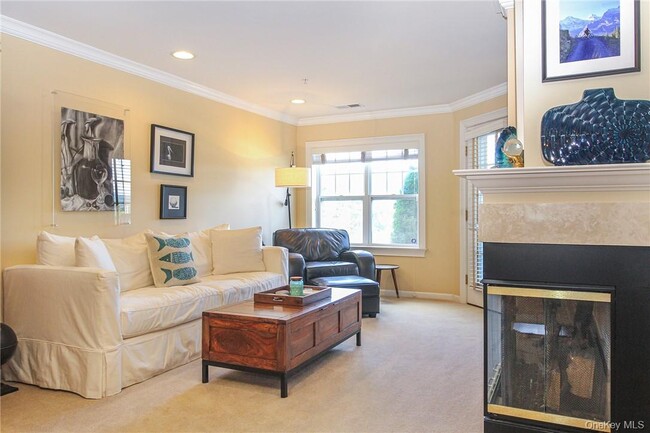 Photo - 213 Waterside Close