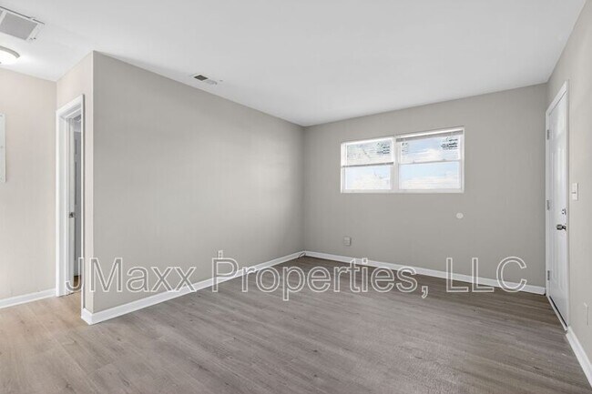 Photo - 7 Roper Dr Unit B