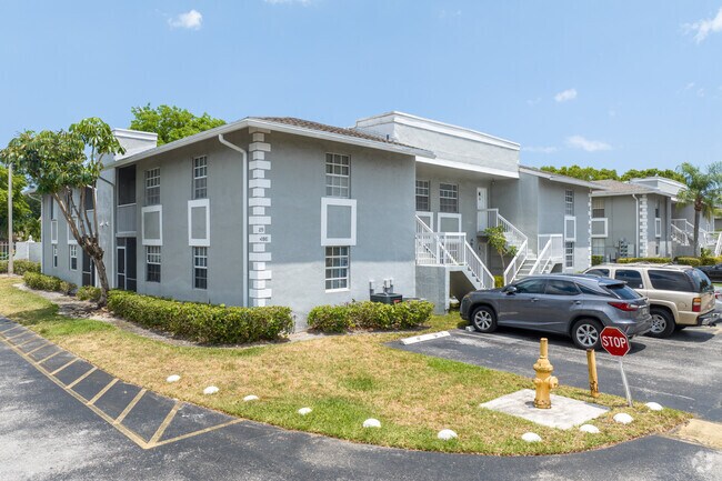 Photo - Monterey Village Apartments