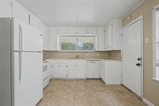 Photo - 802 Cline St