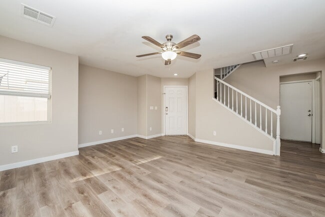 Photo - 8325 New Leaf Ave