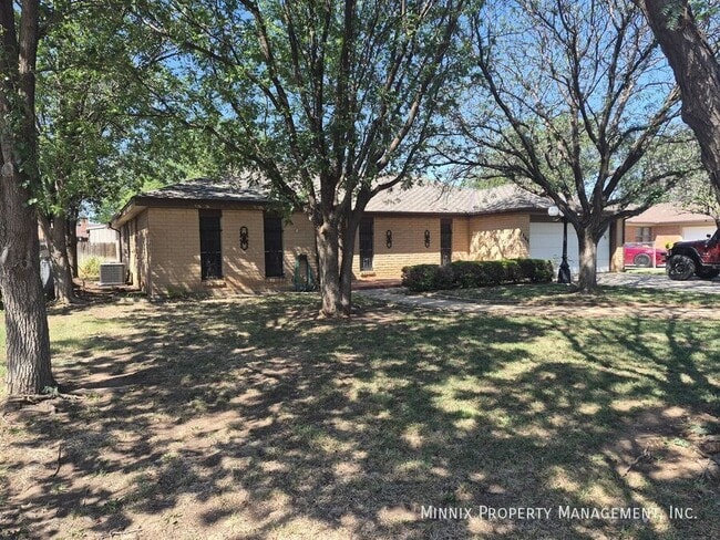 Photo - 2805 James Louis Dr